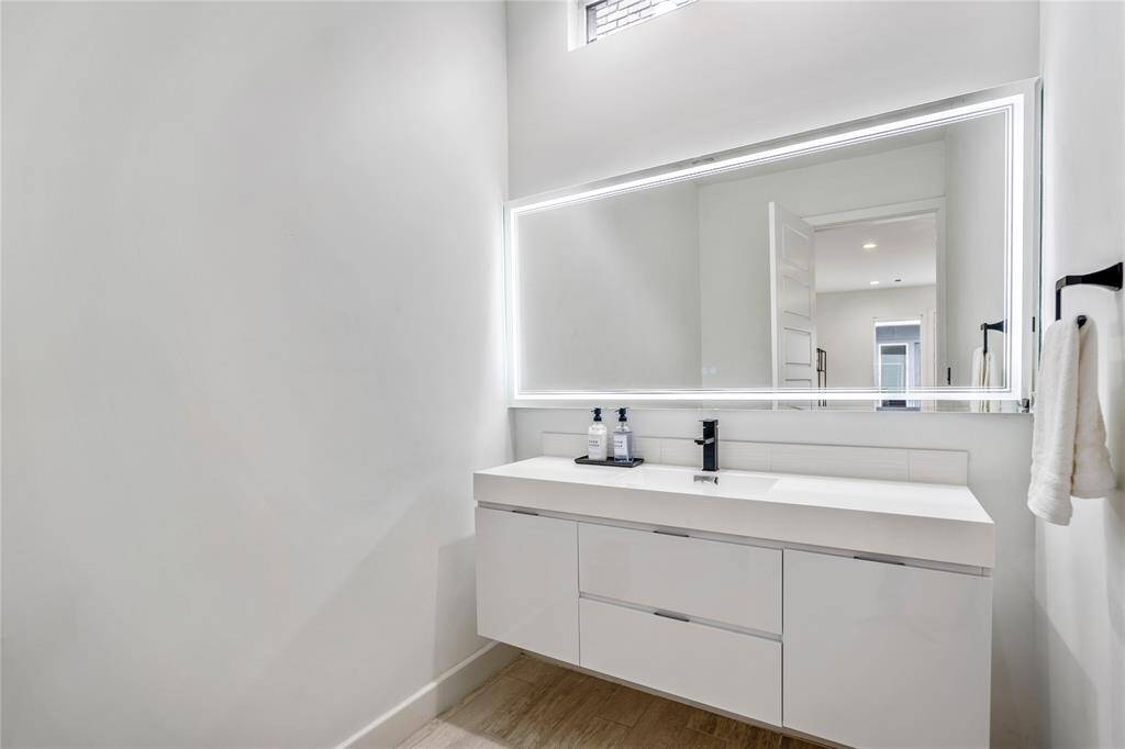 2nd Floor Half bath