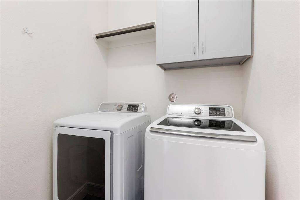 The washer & dryer are included in the lease.