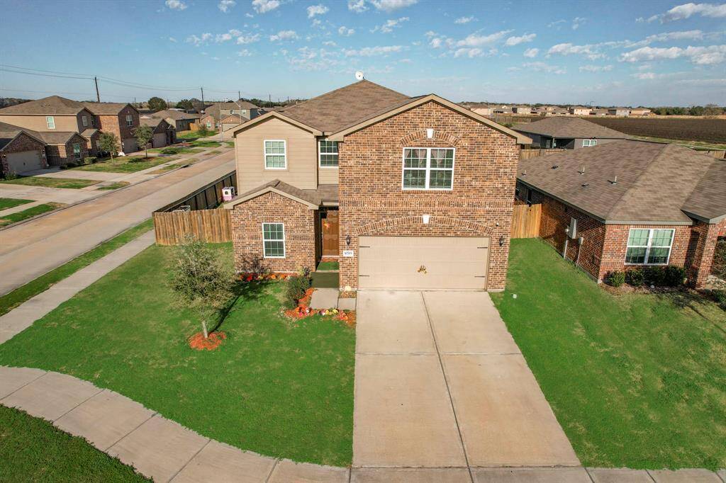 Corner lot location, huge front yard