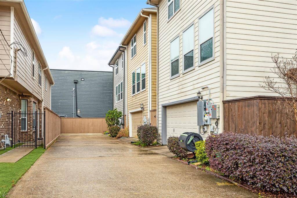 Recent improvements per seller include a new roof (2024), water heater (2023), fresh paint (2022 & 2025) and AC coils replaced (2020).