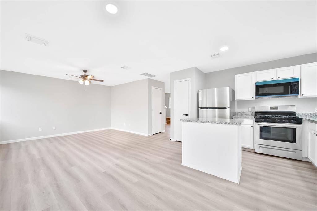 Kitchen & living
