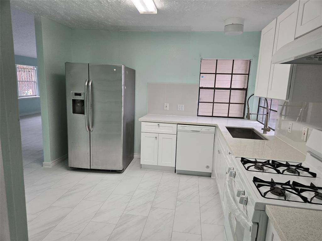 kitchen - another view