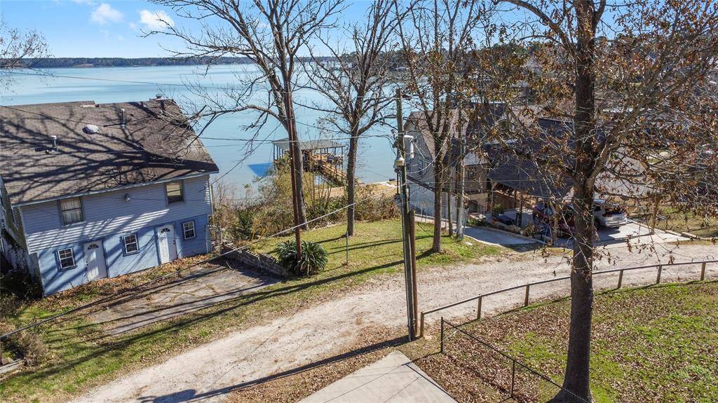 And gorgeous lake views indeed!