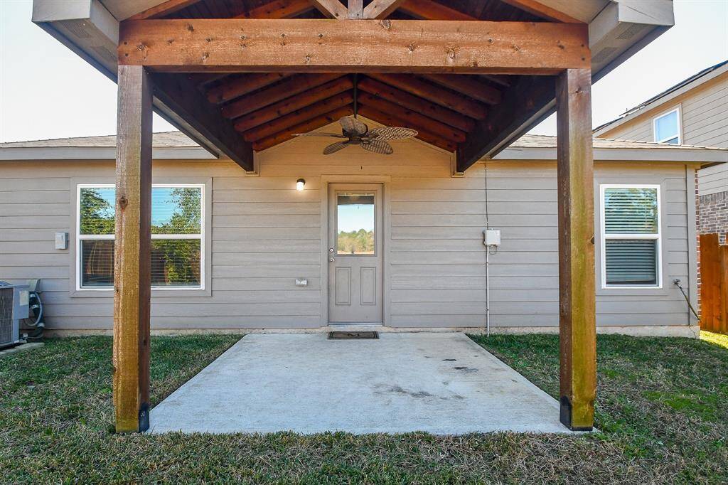 Spacious patio perfect for barbecues and family gatherings!