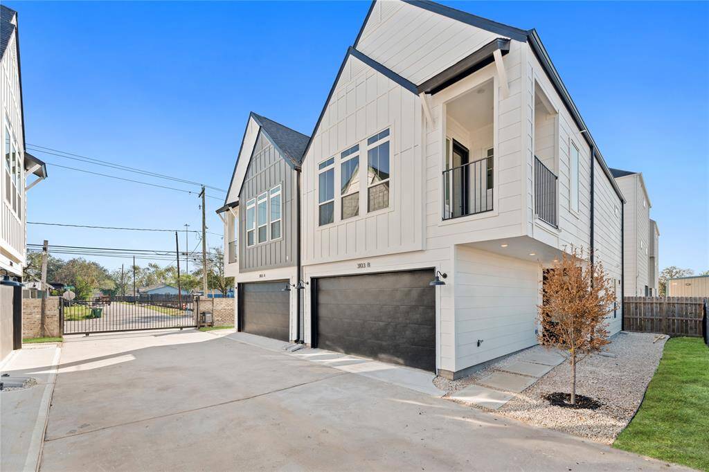 Welcome to Wheatley Landing: a beautiful community of 12 stunning, stand-alone 2-story homes in a private gated community.