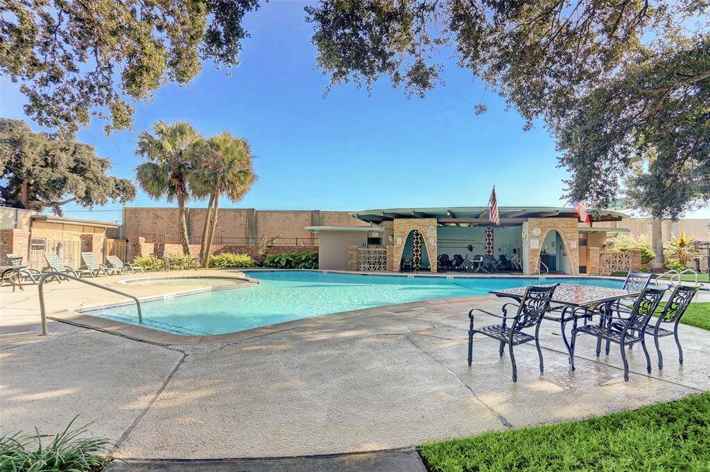 Townhouse manor pool and party space. The covered party space can be rented for a $100 deposit. If you leave the area clean, the deposit is refunded. It is a wonderful amenity.