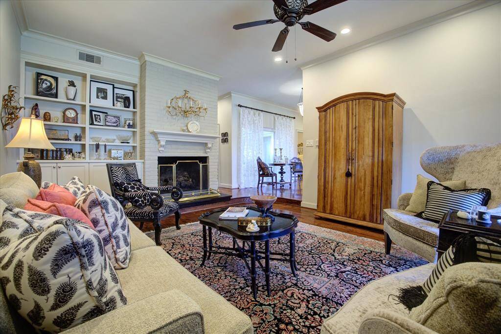 Lovely light filled living room.