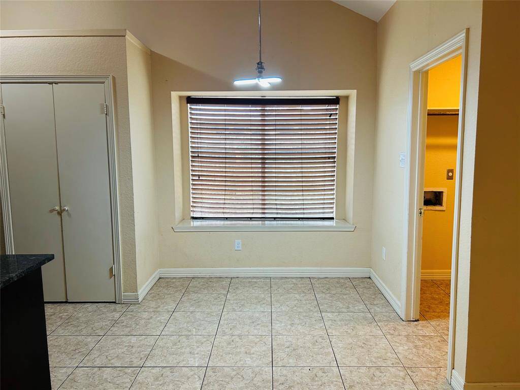 Dining/breakfast area