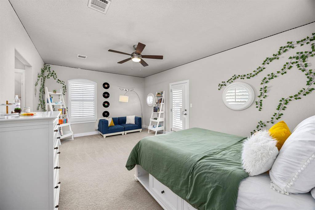 Mother in law Suite upstairs with your own private balcony perfect for multi Gen living