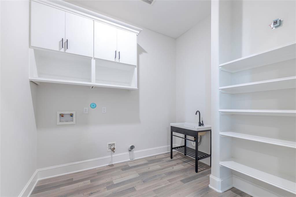 Utility room on 2nd level off kitchen