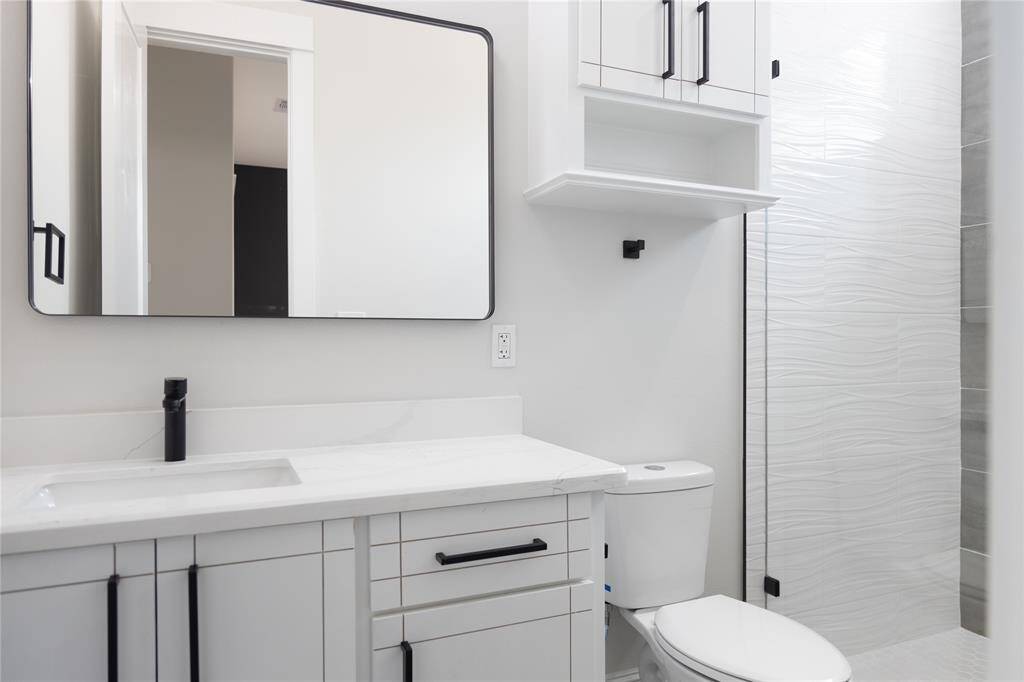 2nd Primary Bathroom