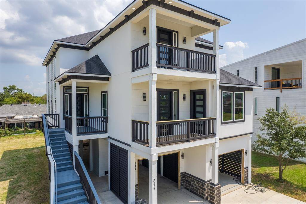 2 front balconies...one Jack N Jill to bedroom 3 and 4