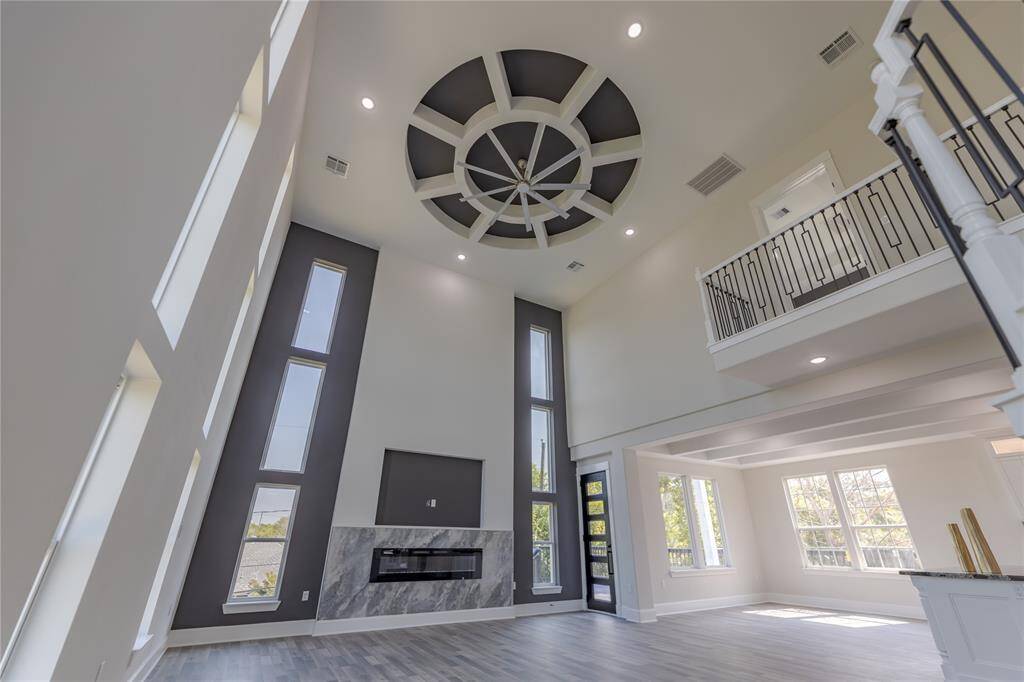 Grand entrance with WOW factor!