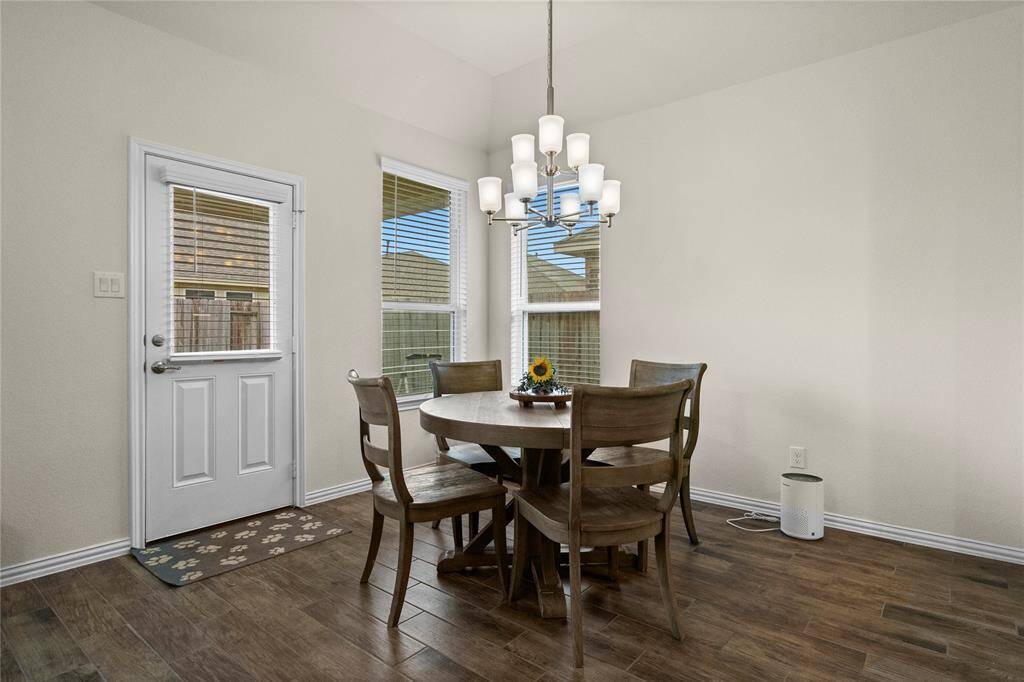 Bright breakfast nook.