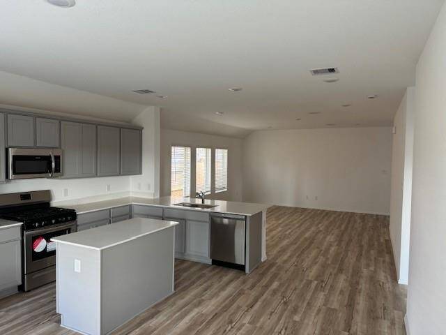 Sparkling Countertops, Breakfast Area, Breakfast Bar