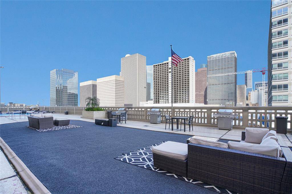 6th floor outdoor lounge