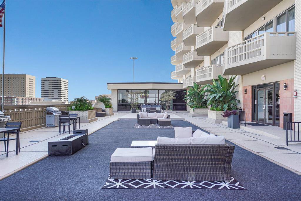 6th floor outdoor lounge