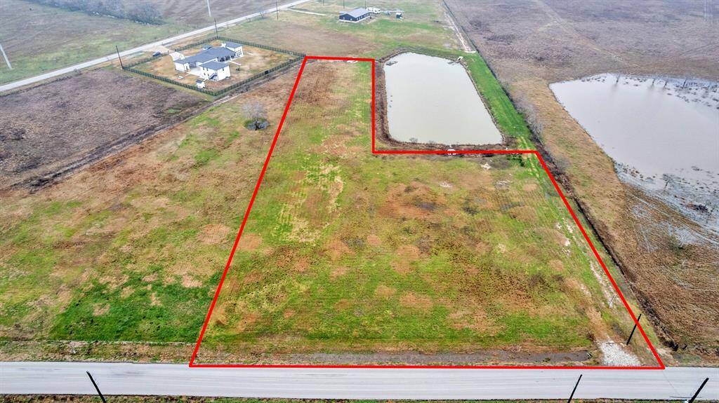 Community pond access off your sprawling lot!