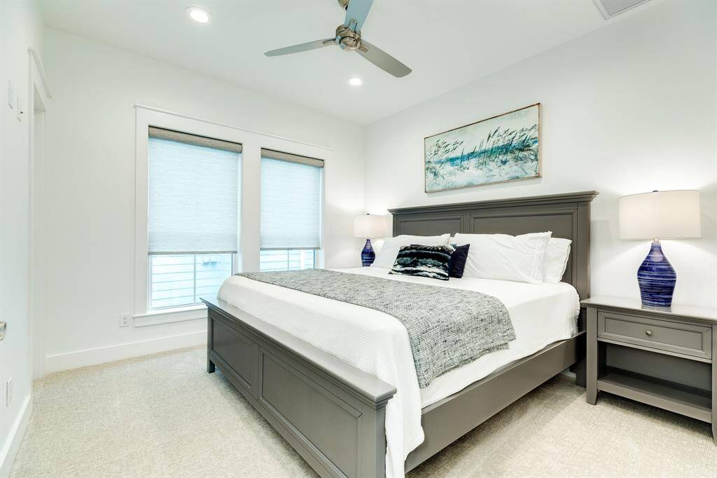 The second guest bedroom also has an en-suite bath