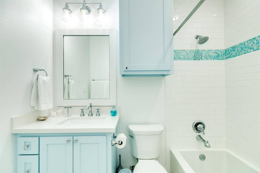 Second en-suite bath