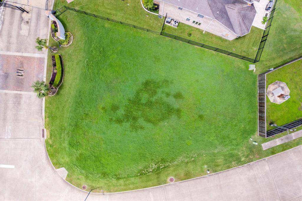 THE LARGE CORNER LOT IS ONE OF THE LAST LOTS IN LAKE COVE.  BRING YOUR OWN BUILDER AND TAKE ADVANTAGE OF ONE OF THE LAST OPPORTUNITIES TO BUILD IN LAKE COVE!