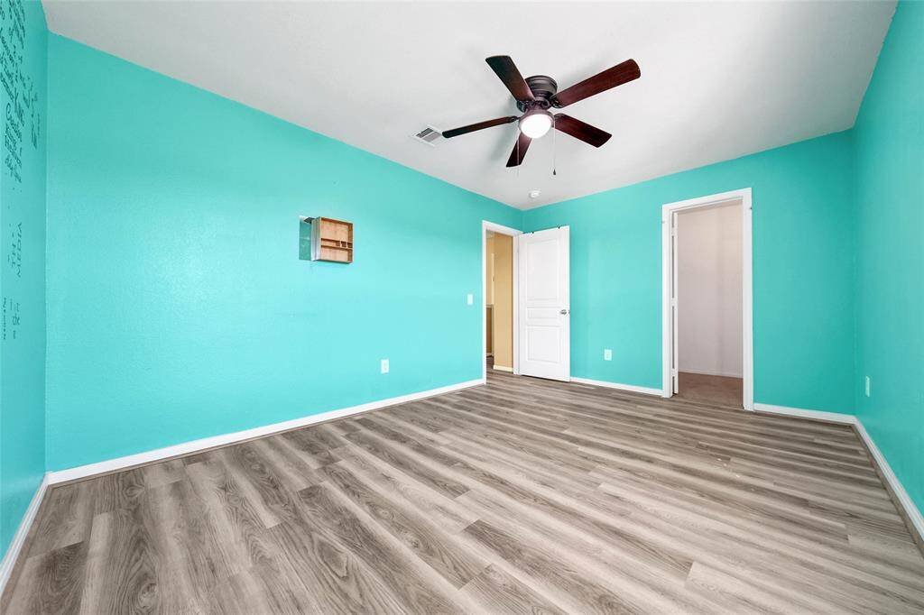 Secondary bedroom