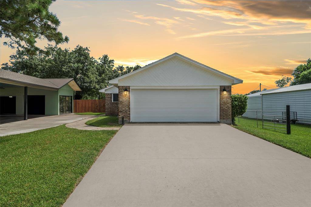 Welcome to 1817 36th Avenue N!