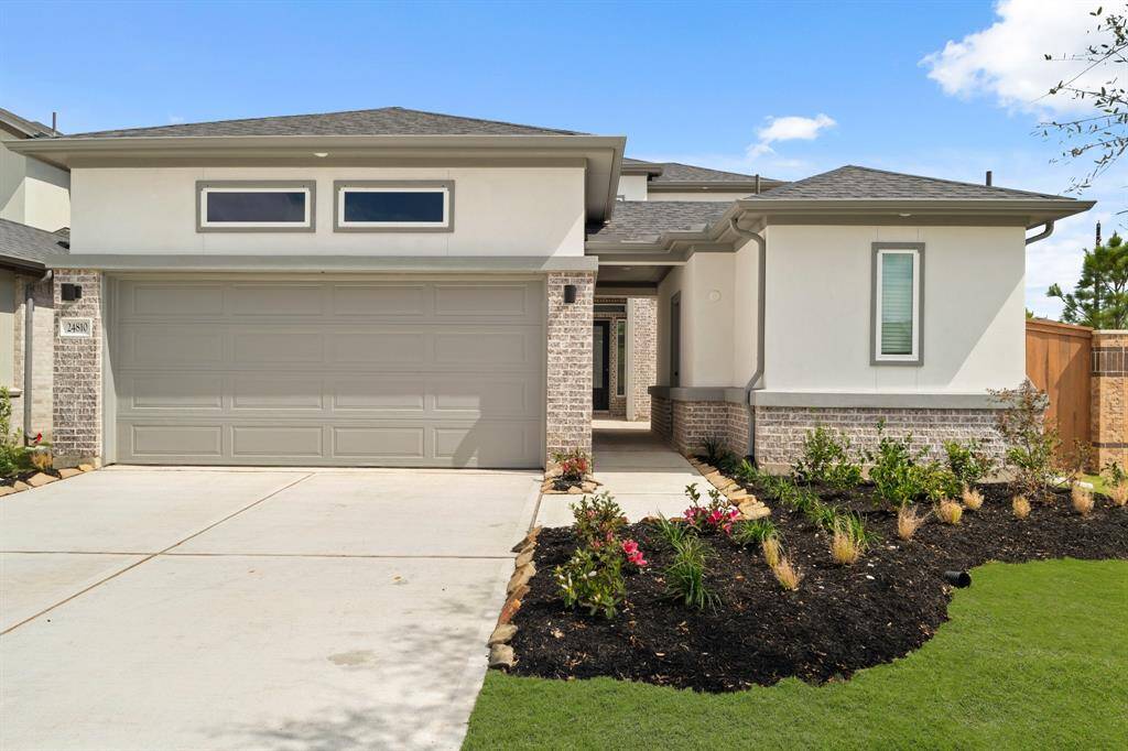 The Newmark Homes Presidio can be deceiving, making this home appear to be a one-story. However, this beautiful two-story home features a detached flex area, perfect for guests, a home office, or even a craft room.