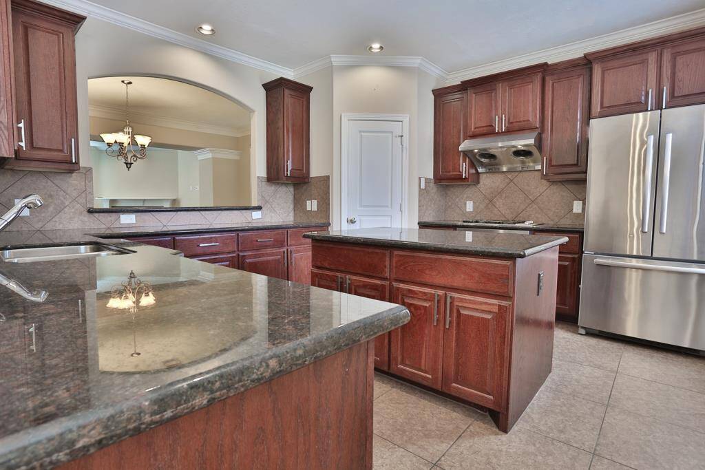Kitchen with plenty of cabinetry