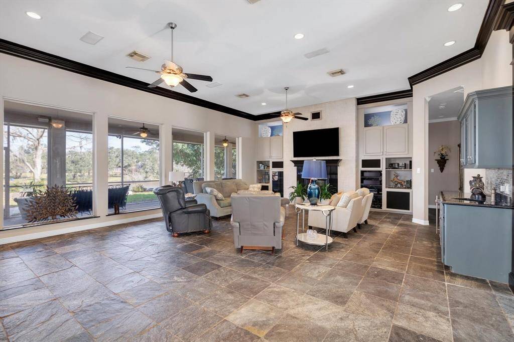 Living area and wet bar