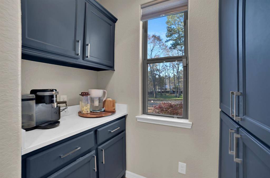 Enjoy the view as you prepare your morning coffee!