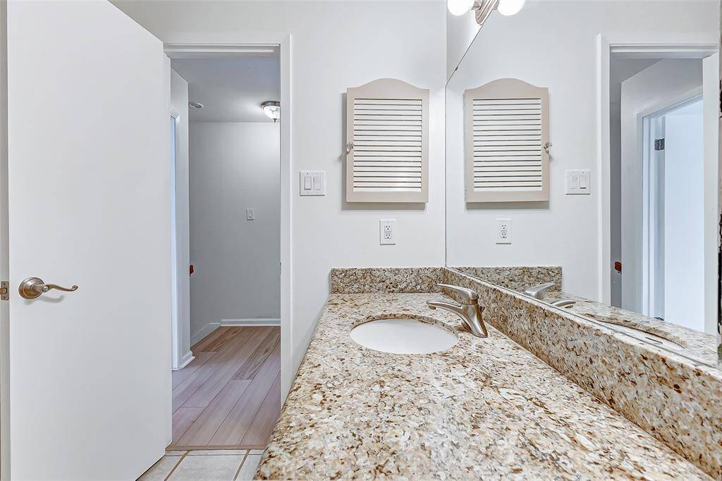 Floor 2 - Bathroom