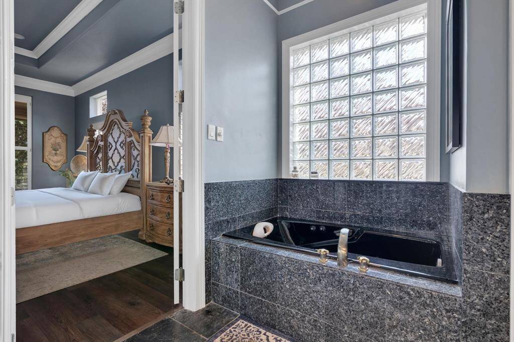 Jetted tub in Primary bathroom