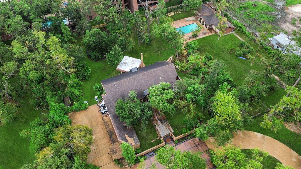 The 2 lots are combined into one large single lot.