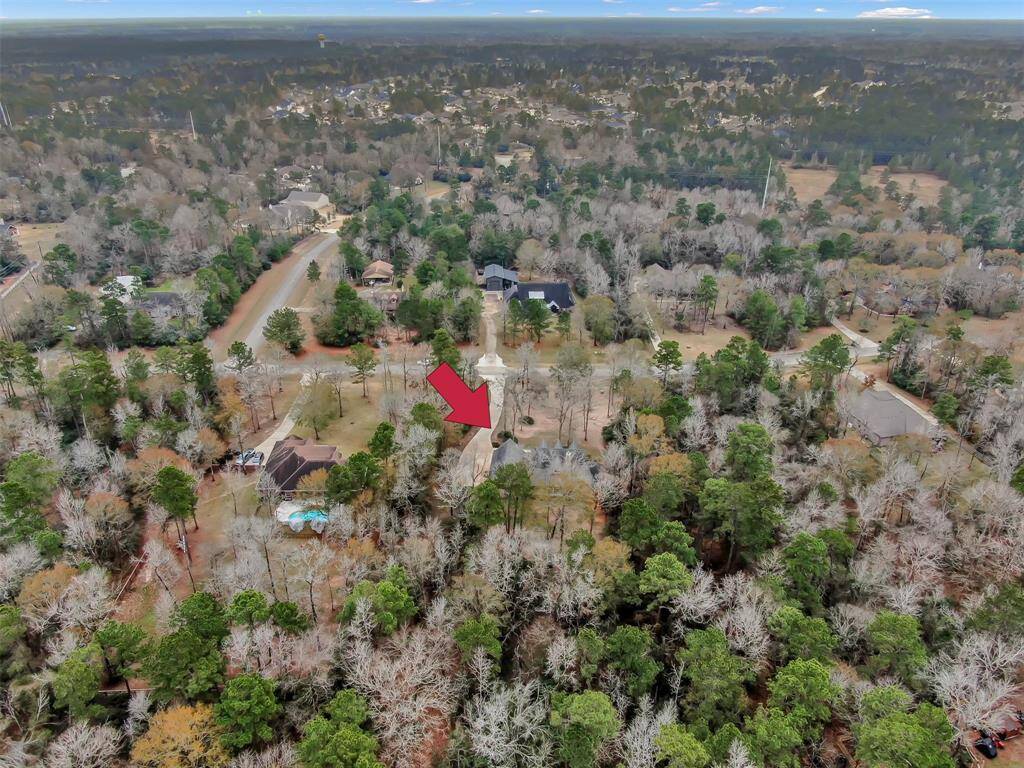 Charming home on 2 acres in picturesque Ridgelake Shores.