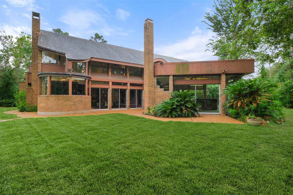 The single family home currently on the lot is 7,346 sq ft.