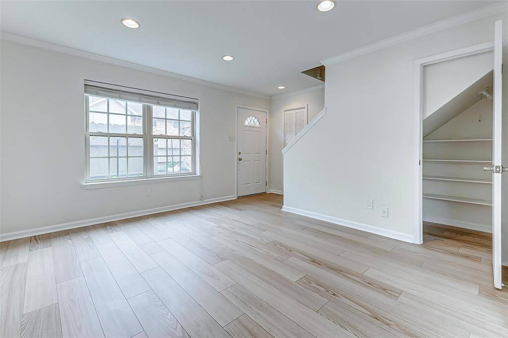 Floor 1 - Living Room & Dining Room