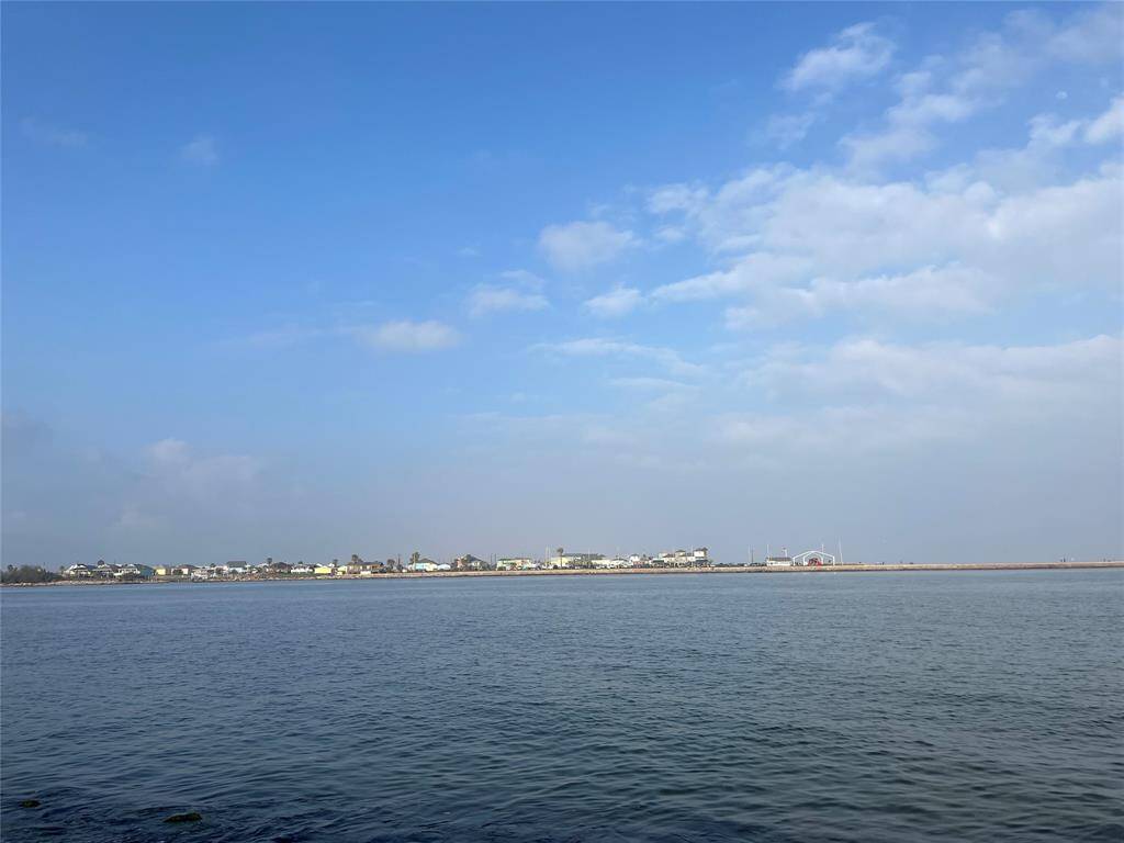 Great fishing in the bay is a short walk away.  Surfside beach is right on the other side!