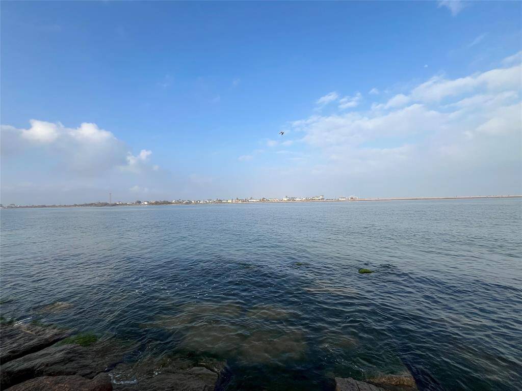 Another peek at the bay waters.