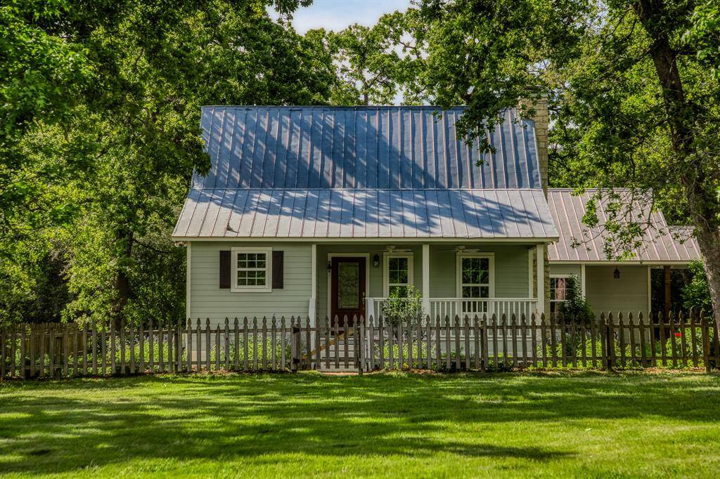 Precious and well-maintained home.
