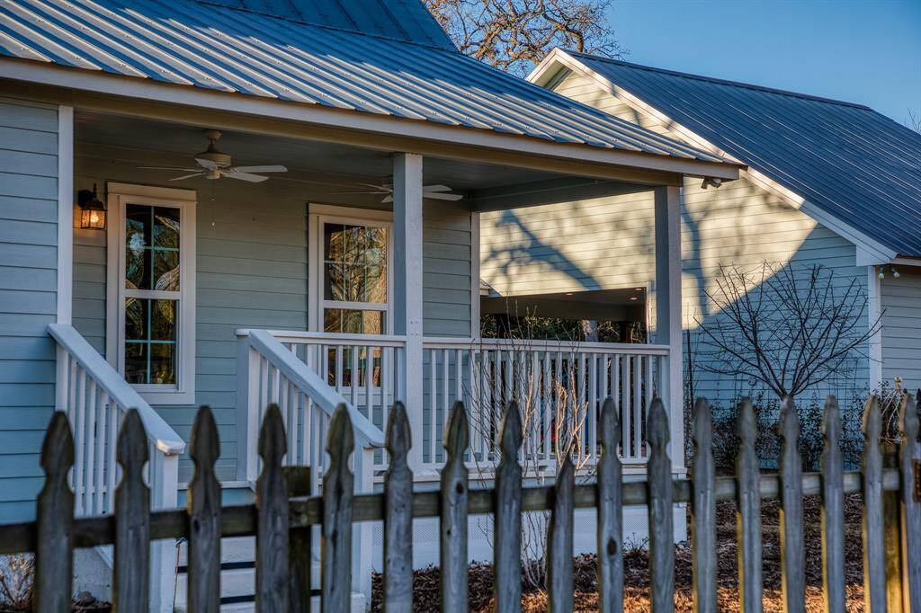 Invite your friends over for the sweetest porch conversations.