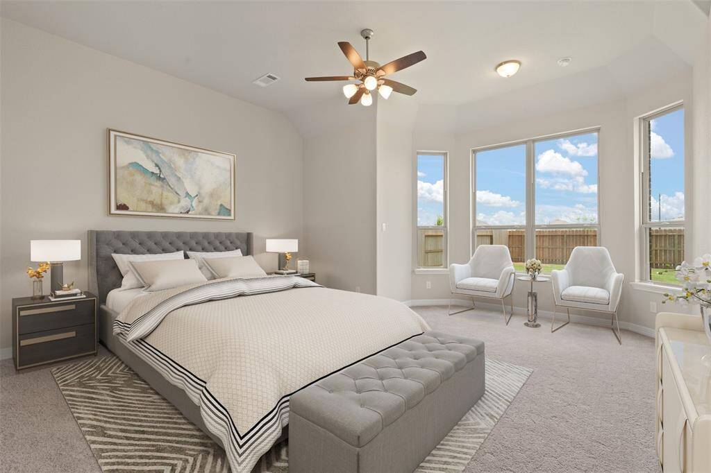 Note: Sample product photo. Actual exterior and interior selections may vary by homesite.