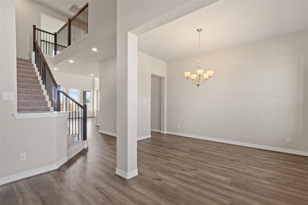 Note: Sample product photo. Actual exterior and interior selections may vary by homesite.