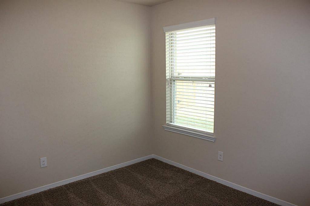 Secondary bedroom