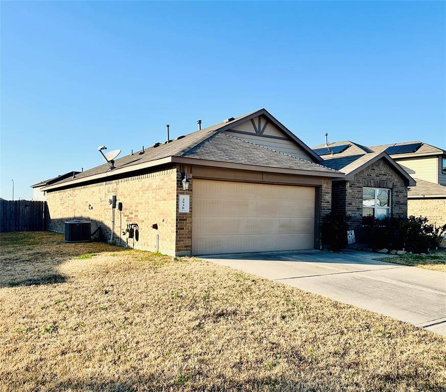 Great lot allows for plenty of space between the house and neighbors.