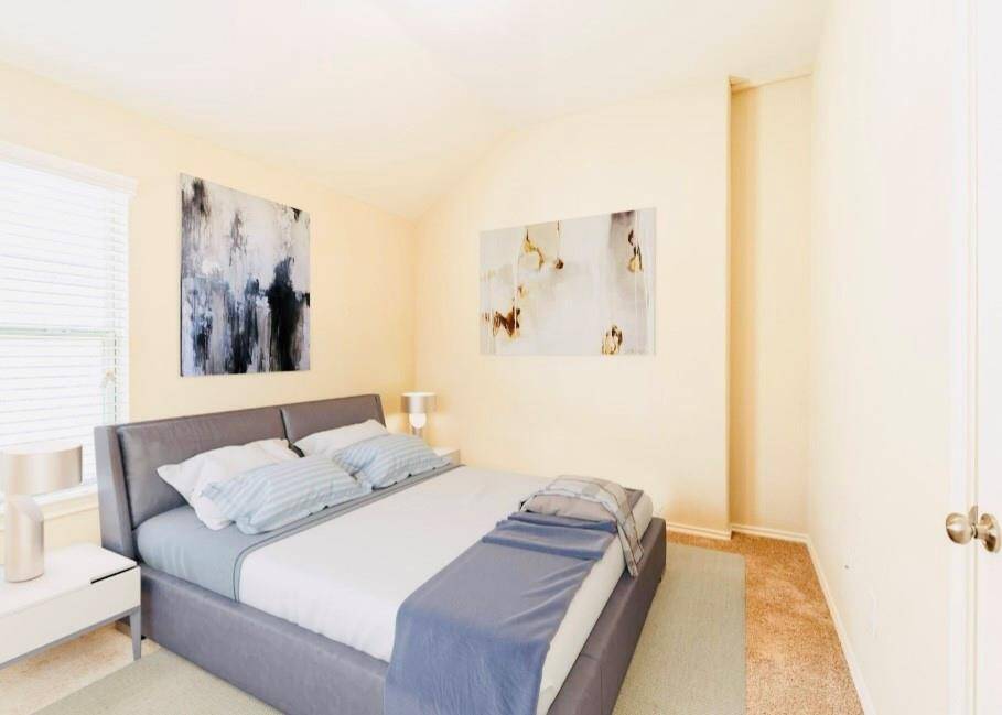 Second bedroom.
