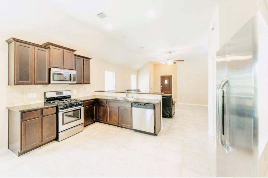 Stainless appliances.