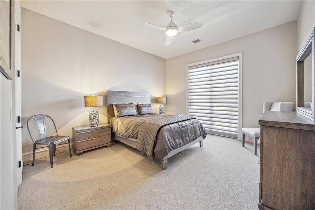 Secondary bedroom