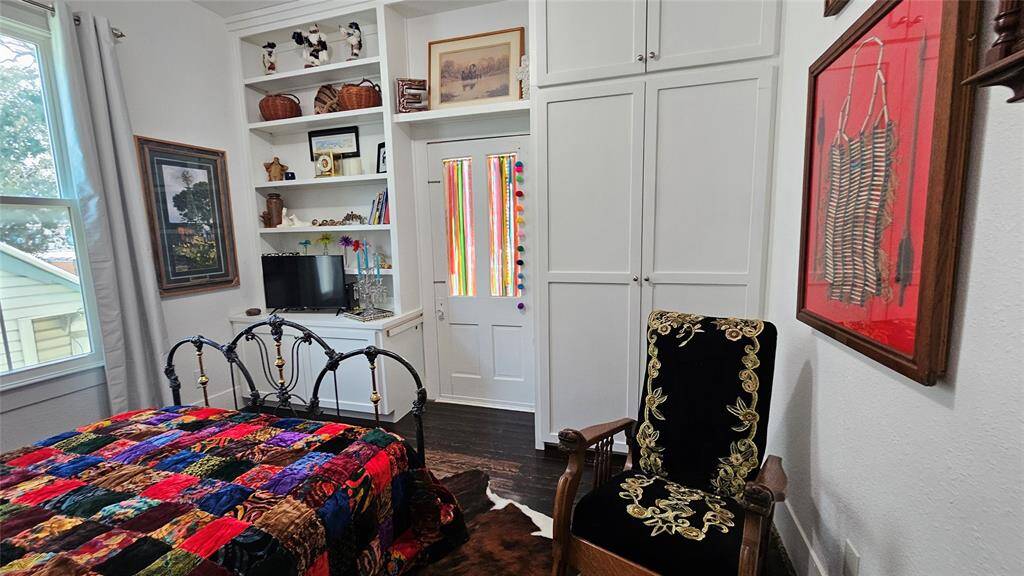 Built in closets in the Middle Bedroom! Go out and Drink your Coffee on the Balcony!