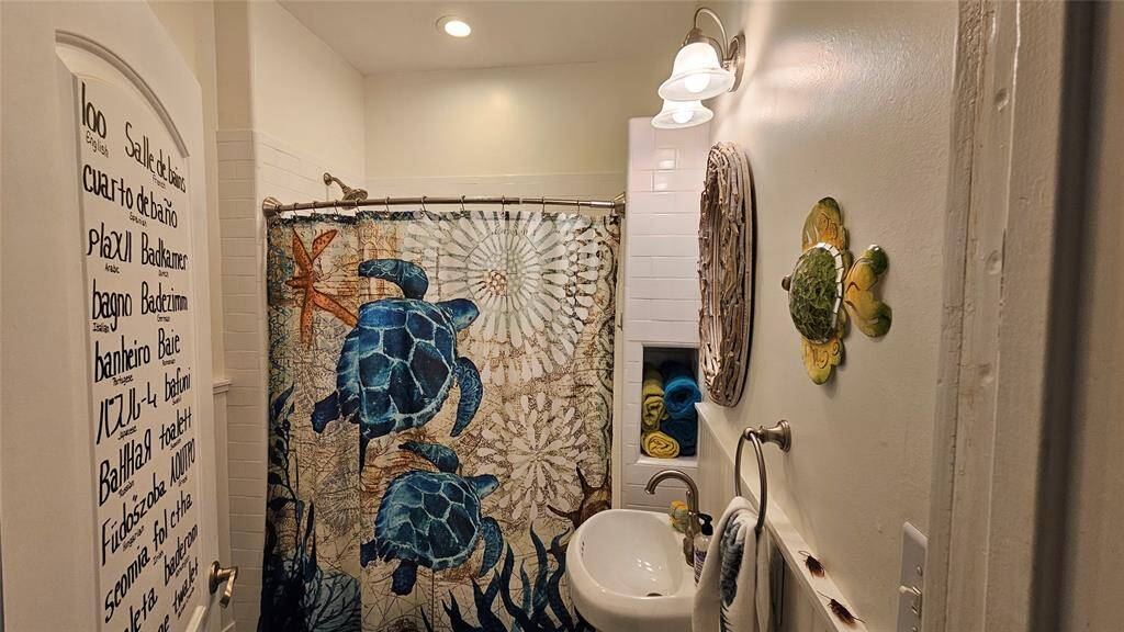 Guest Bathroom!